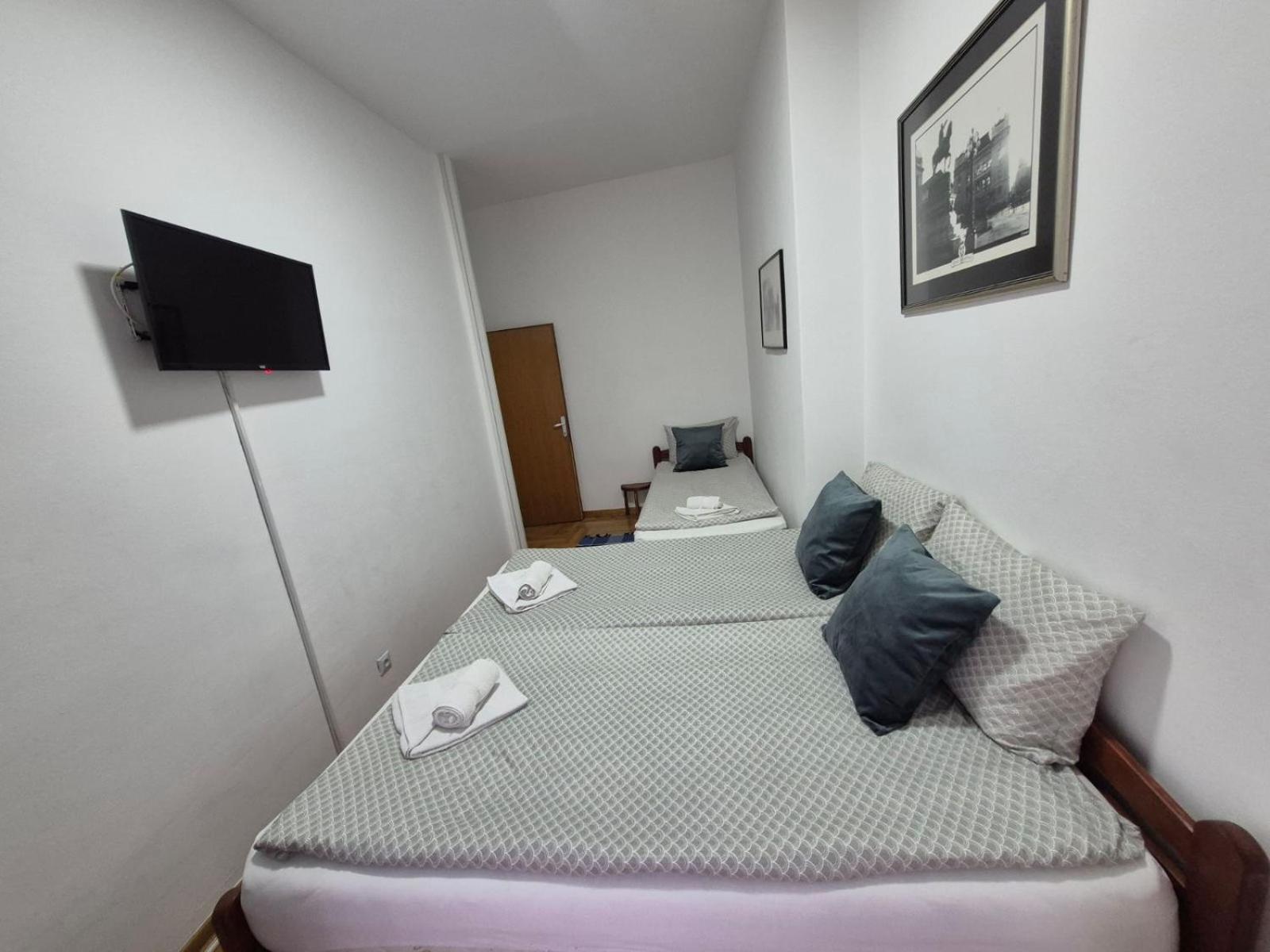 Authentic Belgrade Centre Apartments For Large Groups, Republic Square - Up To 47 People In 5 Apartments 部屋 写真