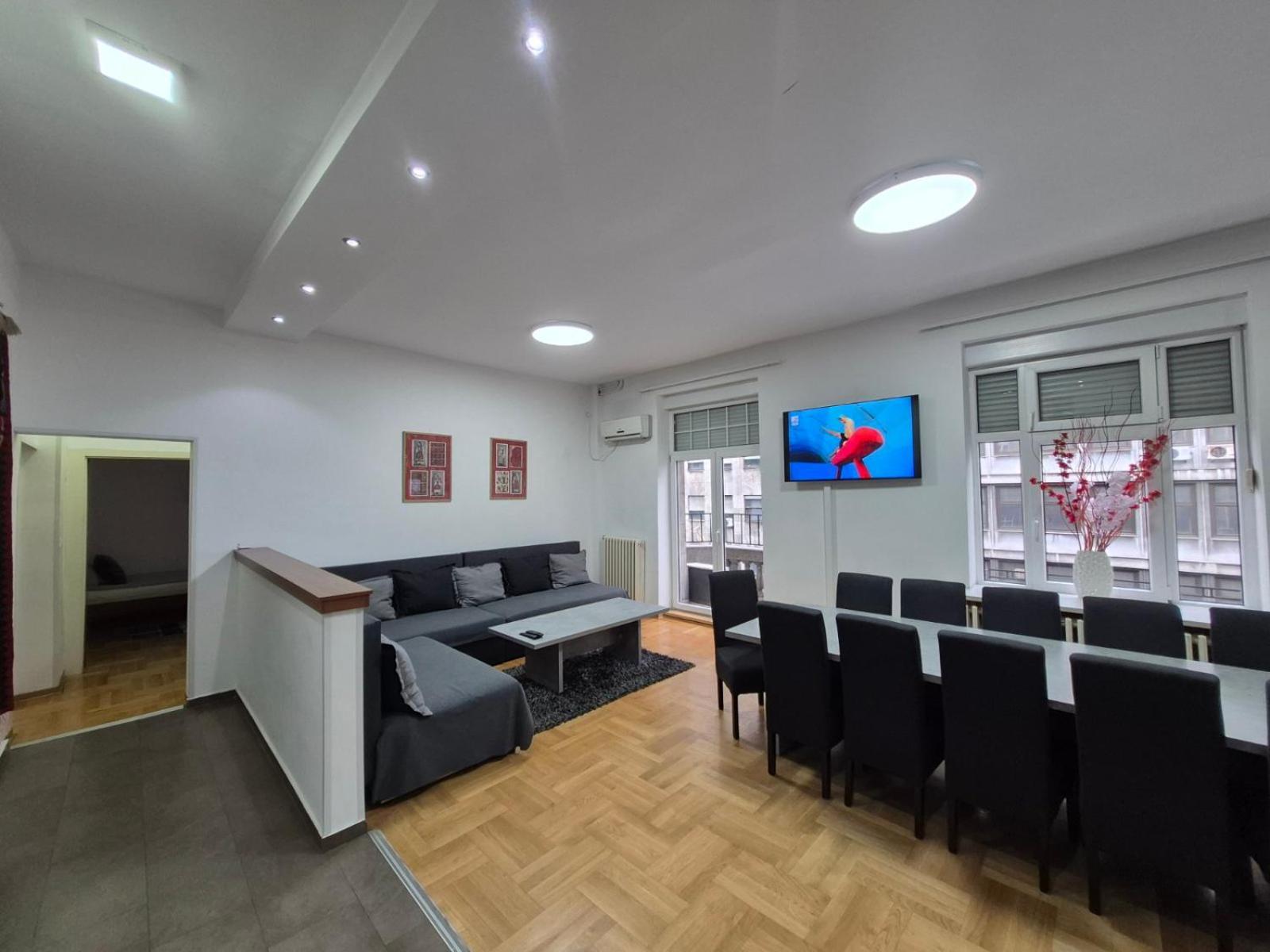 Authentic Belgrade Centre Apartments For Large Groups, Republic Square - Up To 47 People In 5 Apartments 部屋 写真