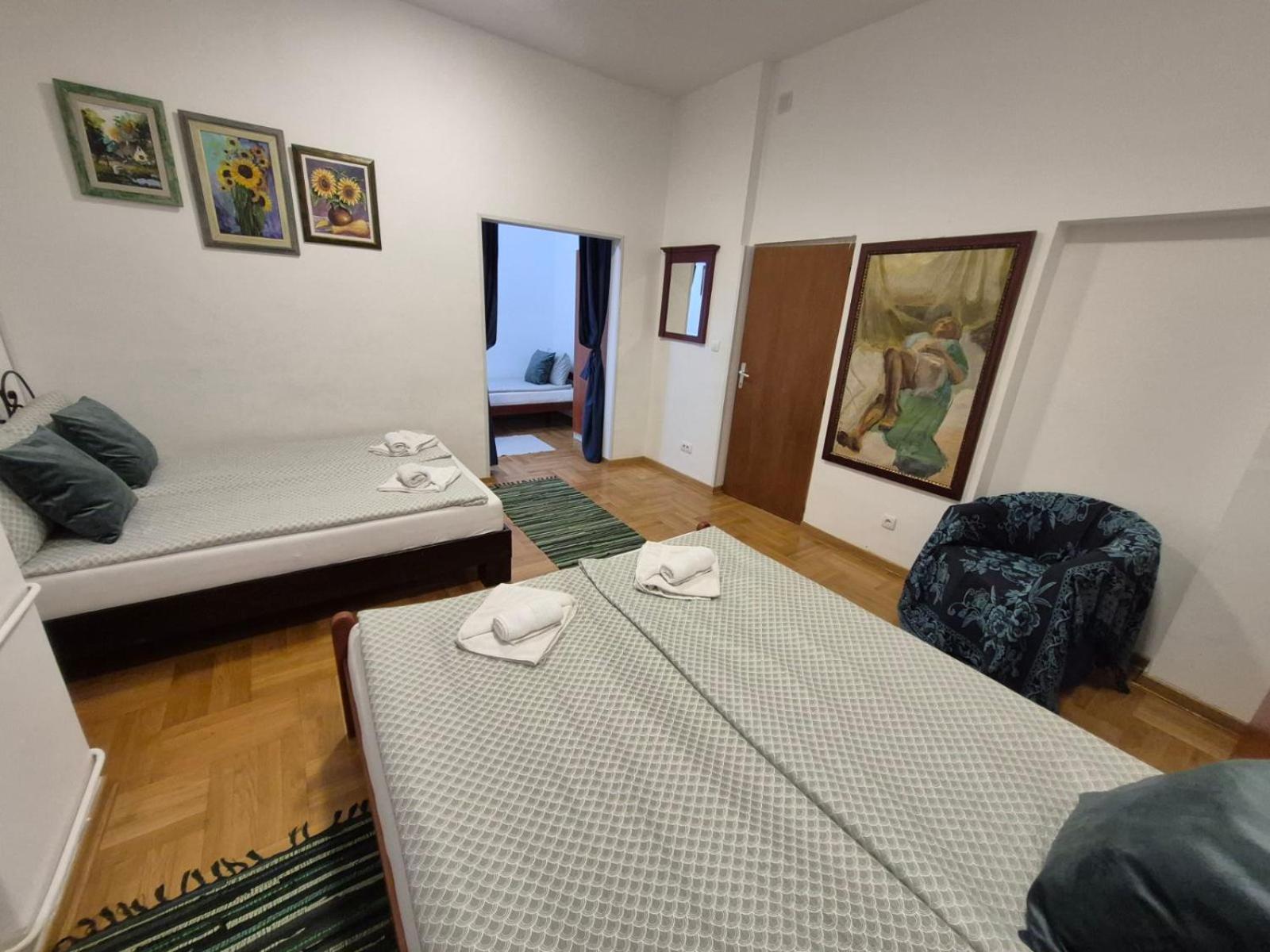 Authentic Belgrade Centre Apartments For Large Groups, Republic Square - Up To 47 People In 5 Apartments 部屋 写真